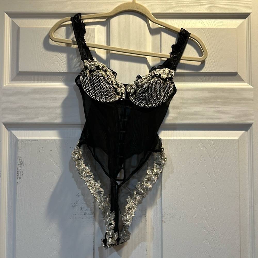 Vintage 1998 Victoria’s Secret Metallic Lace Cutout Mesh Bodysuit Teddy 34B